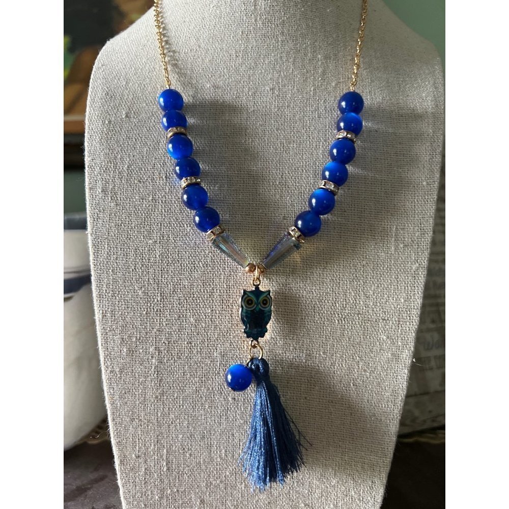 Princess Accessories  Blue Cat Eye Necklace-- 18"